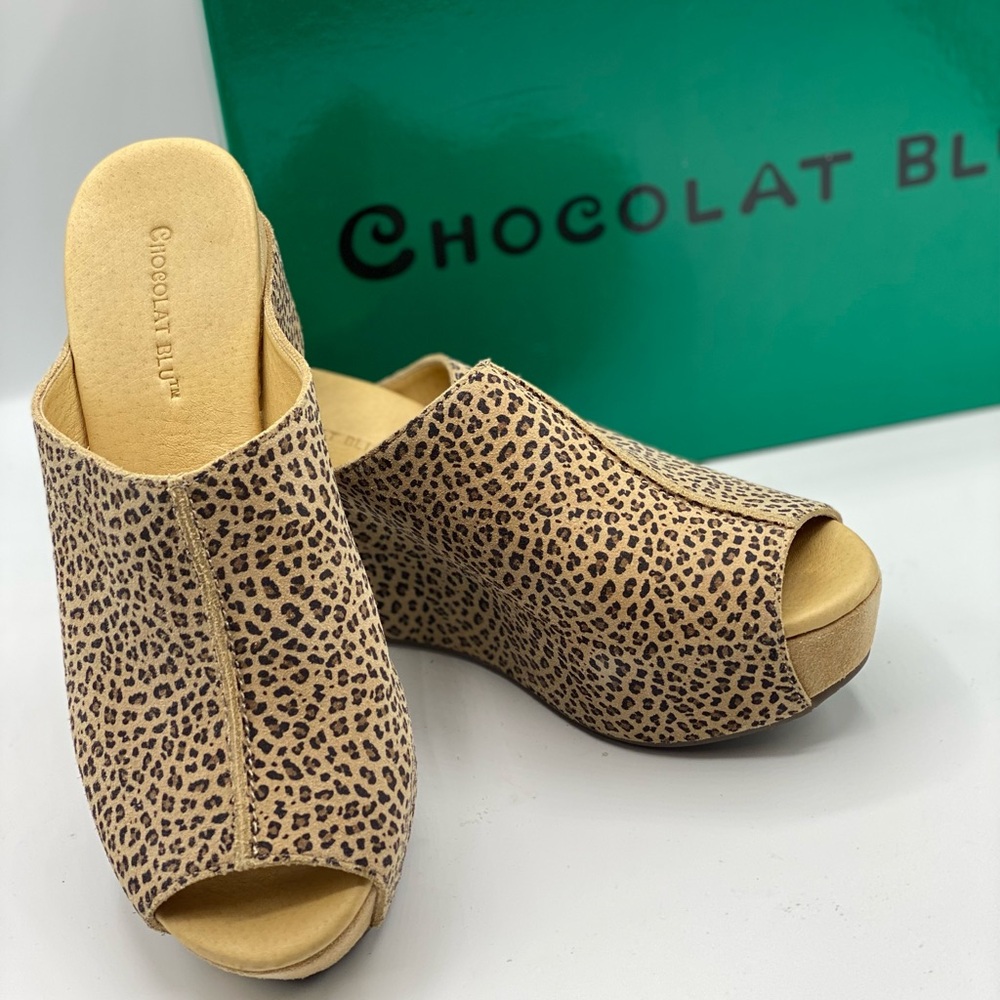 Chocolat Blu Wynn Peep‎ Toe Mule